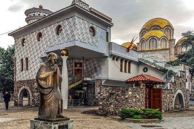 Relaxing Walking Tour in Skopje - Key Points