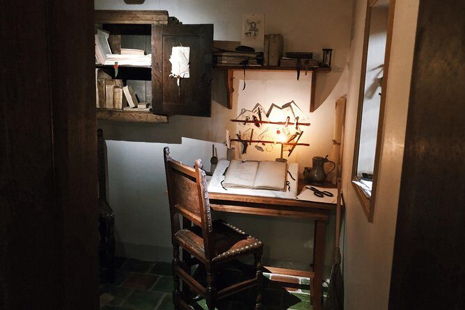 Rembrandt House (w/ Entry) & Neighborhood- Exclusive Guided Tour - Exploring Amsterdam’s Artistic Heart: The Rembrandt House & Neighborhood Tour