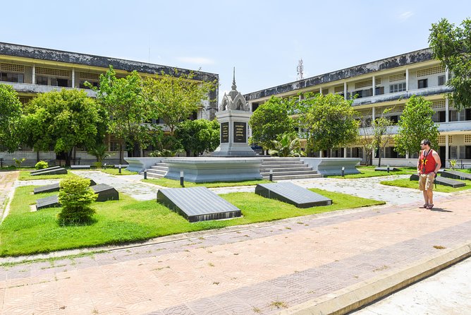Remnants of a Khmer Rouge Era - The Tuol Sleng Museum