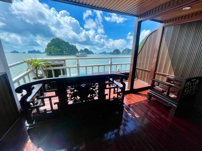 Renea's Heritage Voyage: Journey to Halong Bay & Bai Tu Long - Dining Options
