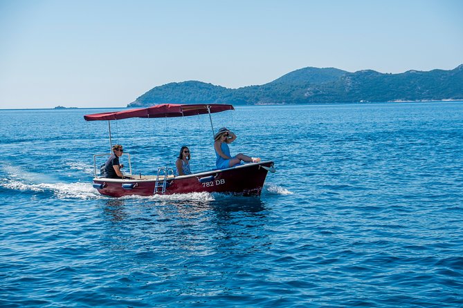 Rent a Small Boat Without Skipper - Explore the Islands and Find Hidden Caves - Boat Features and Amenities