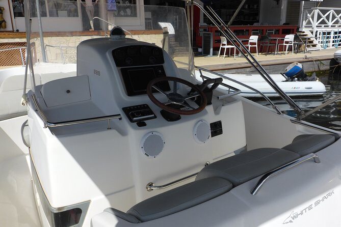 Rent White Shark 265 - Exploring the Coastline and Islands