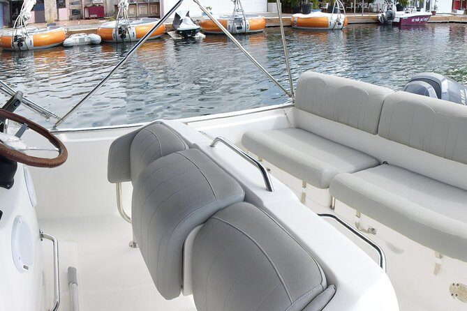 Rent White Shark 265 - Pricing and Value