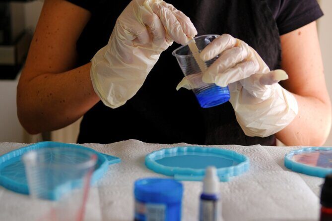 Resin Art Classes Sydney: Cheeseboards & Coasters - Who Should Try This Experience?