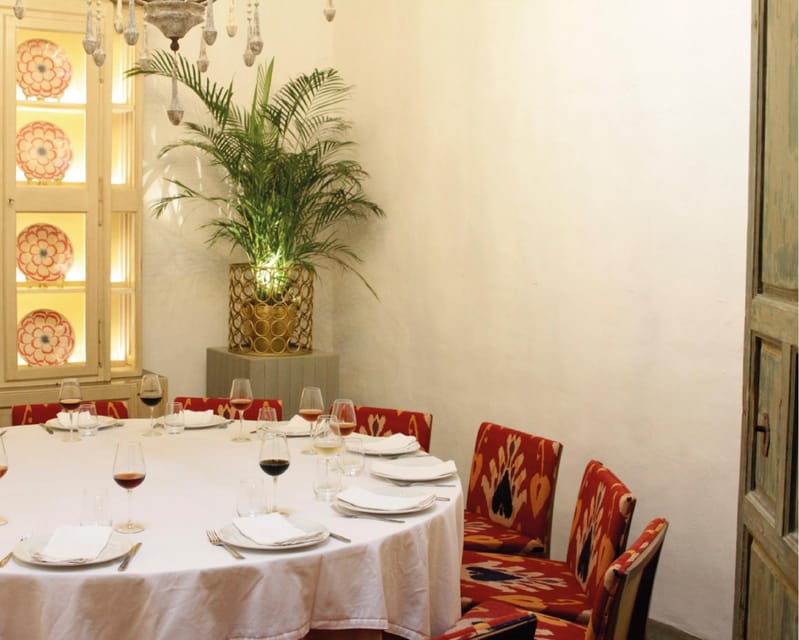 RESTAURANT IN THE CENTER OF JEREZ WITH THE BEST GASTRONOMY AND WINES - A Historic Cellar Setting