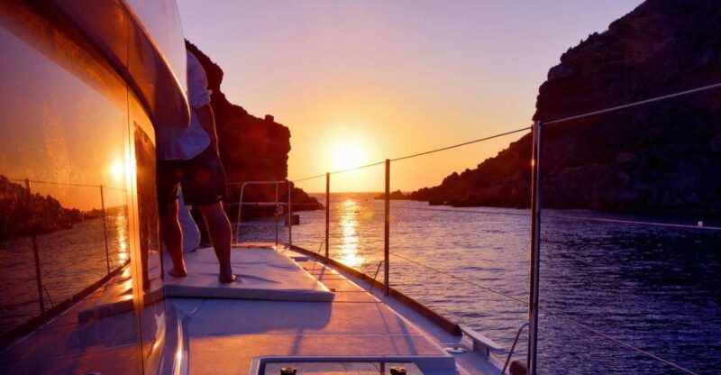 Rethymno: Luxury Sunset Cruise With Dinner and Drinks - Key Points