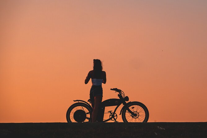 Retro E-Bike Photo Stop Tour - Tour Times