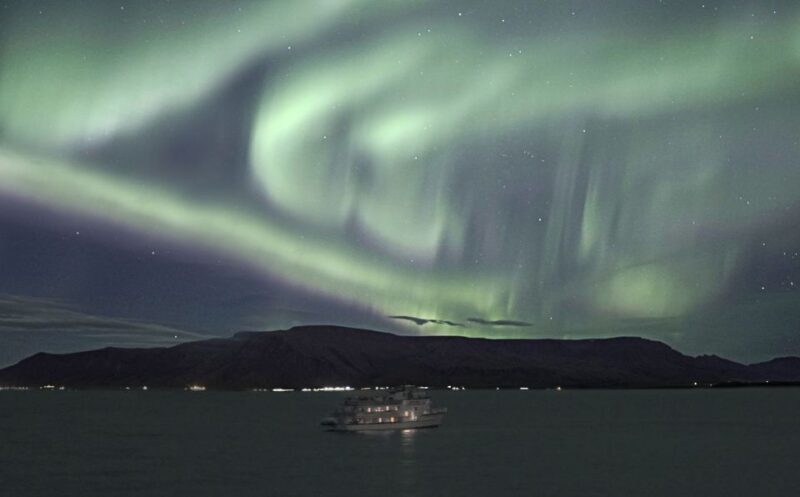 Reykjavik: 2-Hour Northern Lights by Boat with Backup Plan - Who Should Consider This Tour?  