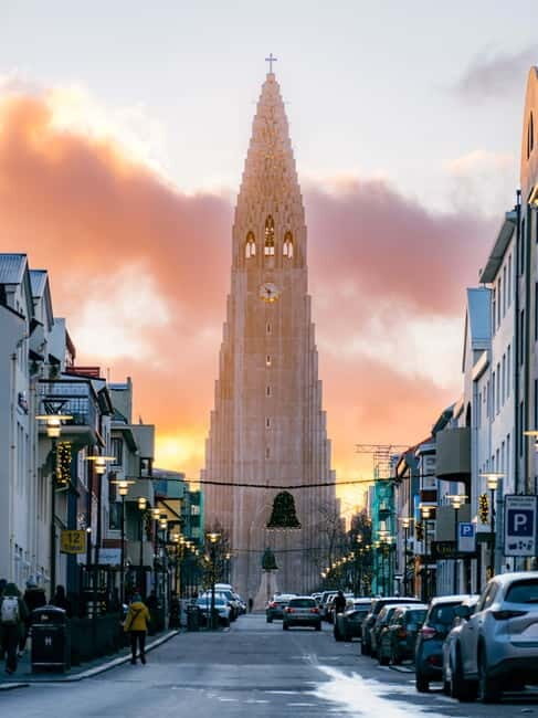 Reykjavik: City Walk Tours With Photography Services - Exploring the Tour Itinerary: What to Expect