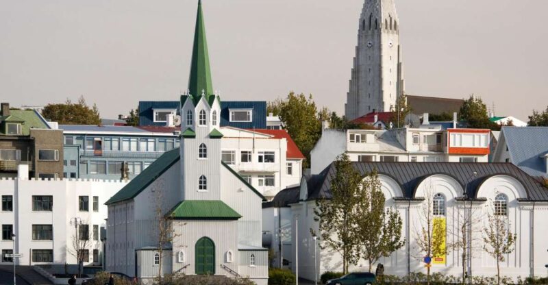 Reykjavik: Express Walk With a Local in 60 Minutes - Key Landmarks to Visit