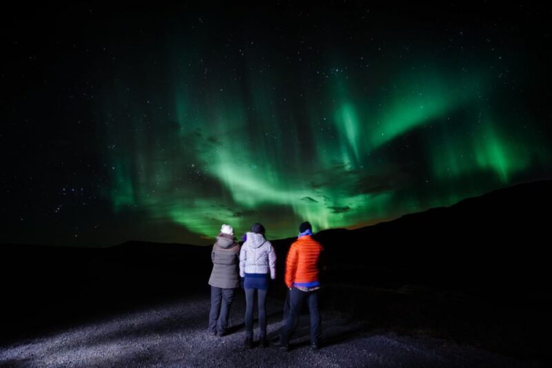 Reykjavík: Group Northern Lights Tour with Pics & Hot Cocoa - FAQ
