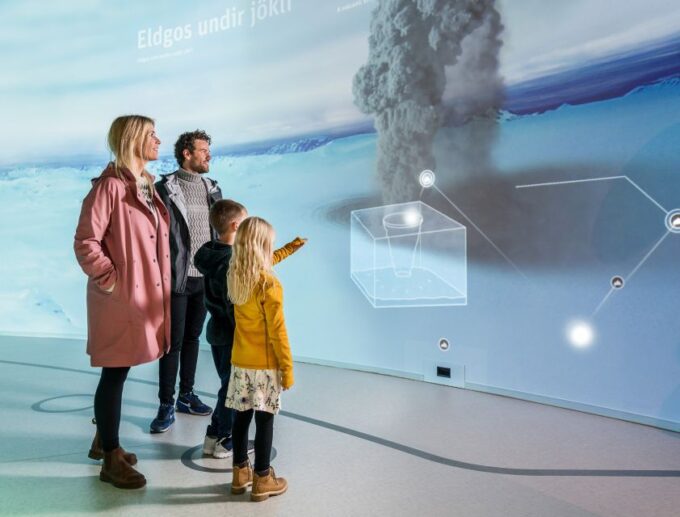 Reykjavík: Hop-On Hop-Off Bus and Perlan Museum Entry Ticket - Frequently Asked Questions