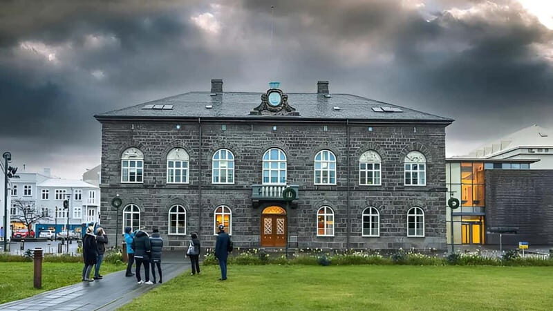 Reykjavik Midnight Sun Ghost Walk - An In-Depth Look at the Reykjavik Midnight Sun Ghost Walk