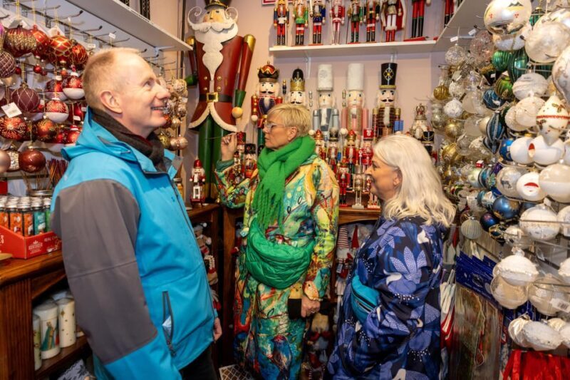 Reykjavik: Private Christmas Walking Tour - Key Points