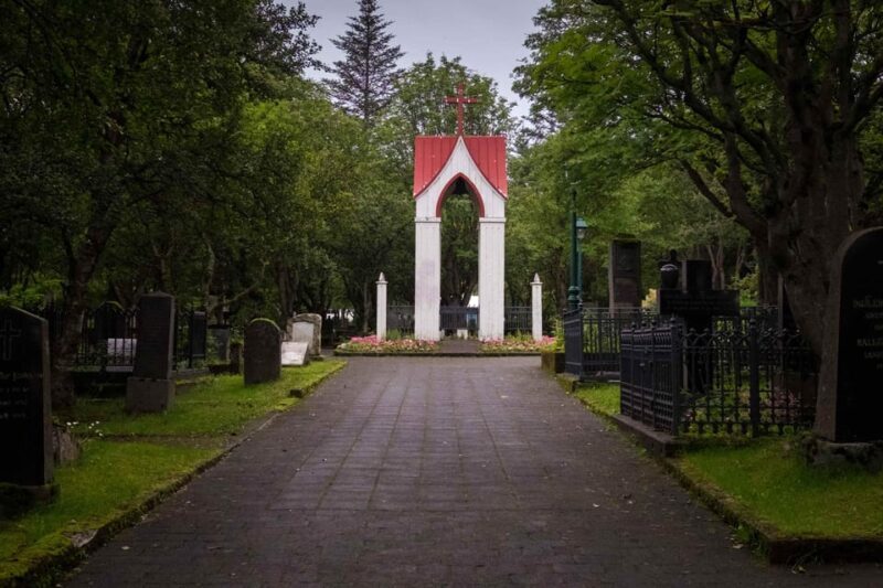 Reykjavik: Private Folklore and Catwalk Walking Tour - What’s Included and What to Consider