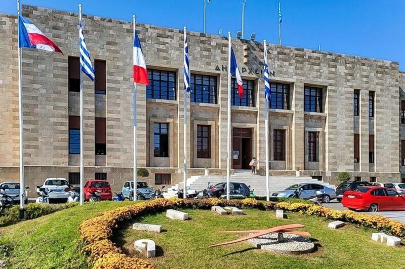 Rhodes: Hop-On Hop-Off Sightseeing Bus Tour - Who Should Consider This Tour