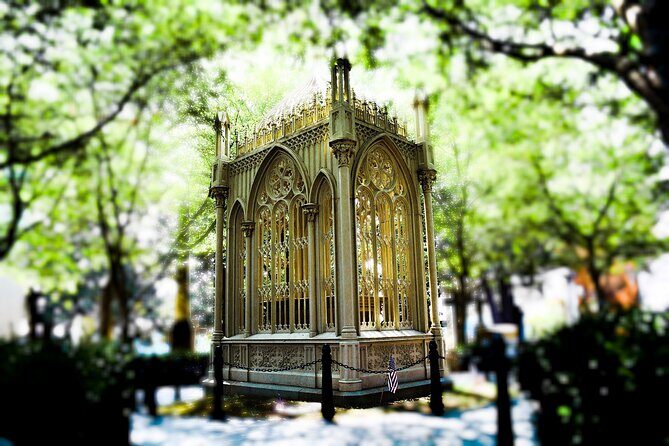 Richmond Cemetery Tour Hollywood Highlights - Key Points