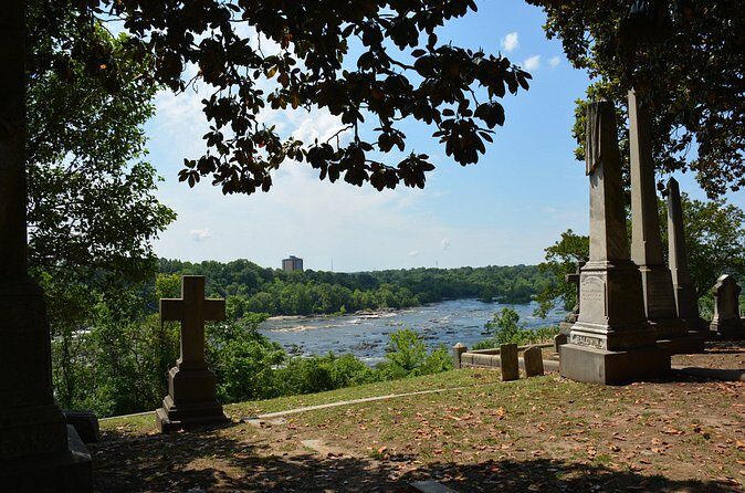 Richmond Cemetery Tour Hollywood Highlights - Who Will Benefit Most from This Tour?