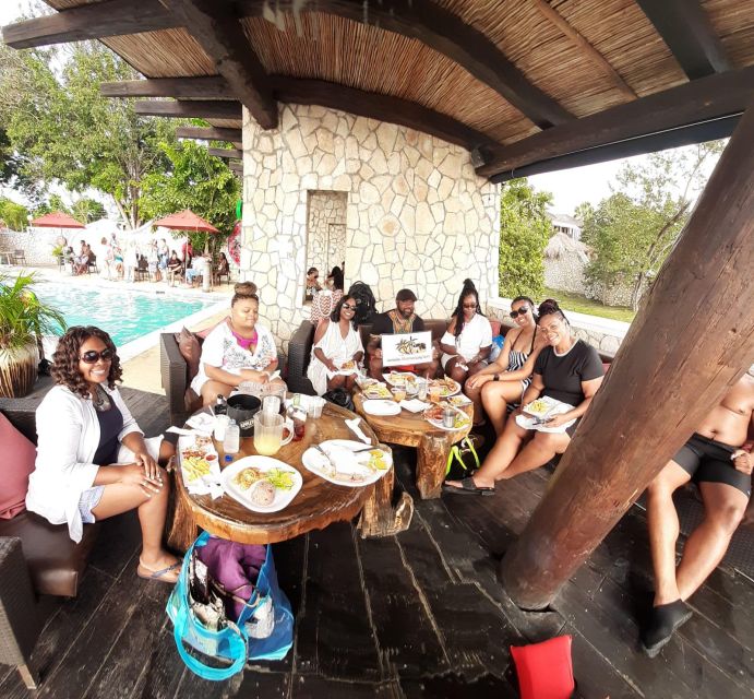 Rick's Cafe and Barneys Hummingbird Garden Tour - Ricks Cafe Lunch and Drinks