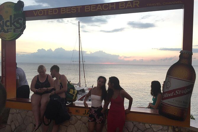 Ricks Cafe + Shopping - Who Is This Tour Best For?