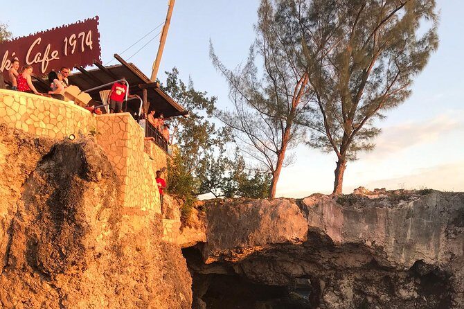 Ricks Cafe + Shopping - FAQ