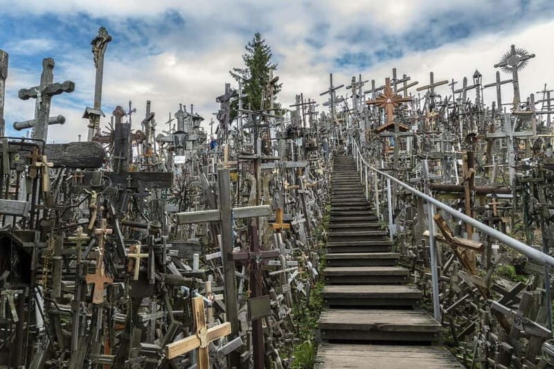 Riga: Hill of Crosses, Rundle Palace, & Bauska Castle Tour - Key Points