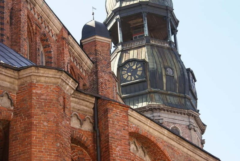 Riga: Old Town Walking Tour with Art Nouveau Highlights - An In-Depth Look at the Tour