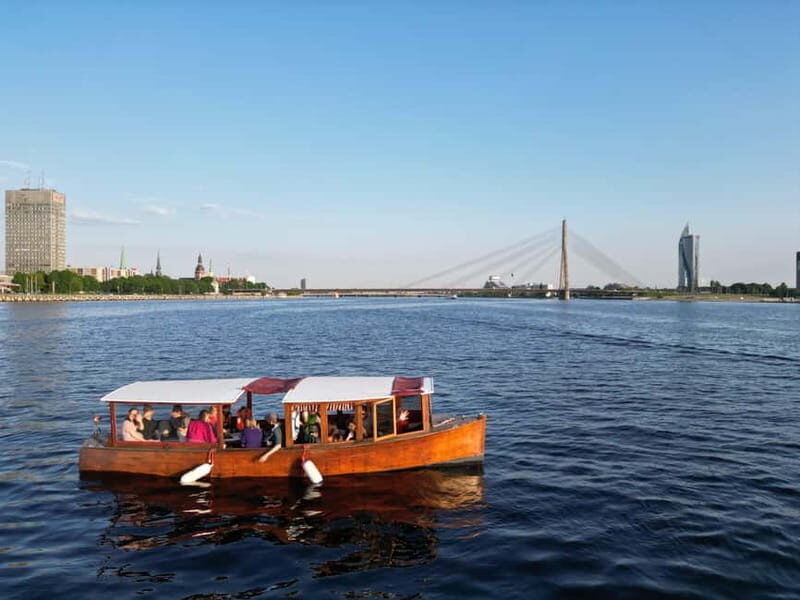 Riga: Private Boat Tour in Riga Canal and Daugava - An Approach to the Water: What the Tour Offers