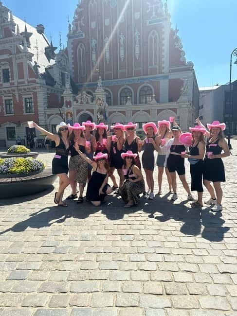 Riga: Prosecco Bike & Pub Crawl - Exploring Riga on Two Wheels and a Glass