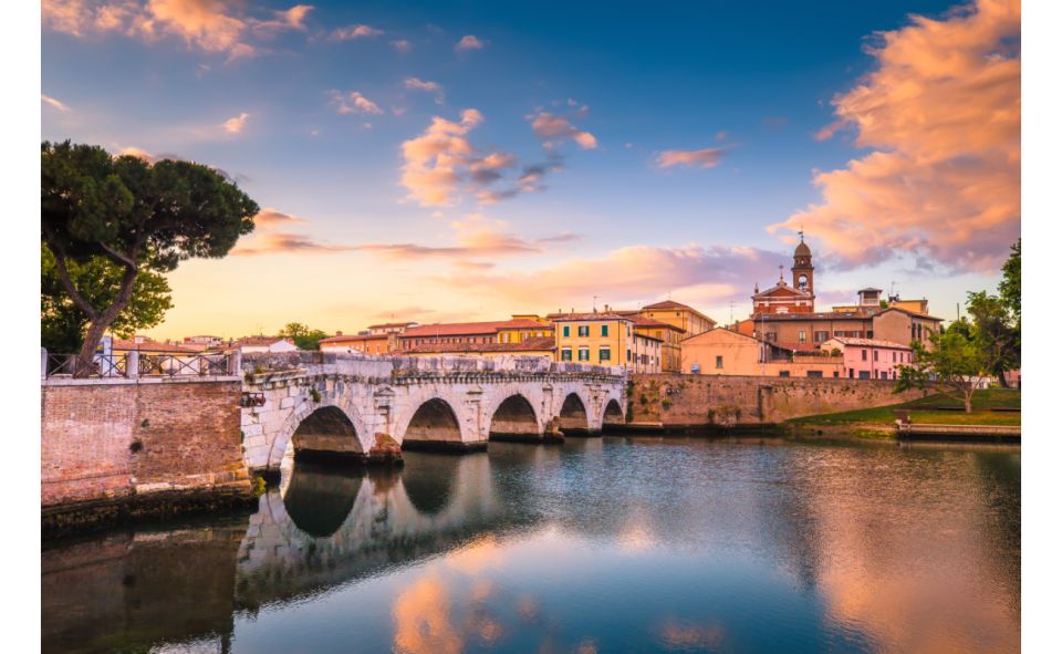 Rimini Highlights and Piadina Tasting - Guided Walking Tour Experience