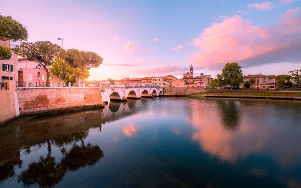 Rimini: Walking Food Tour and Highlights - Exploring Iconic Landmarks