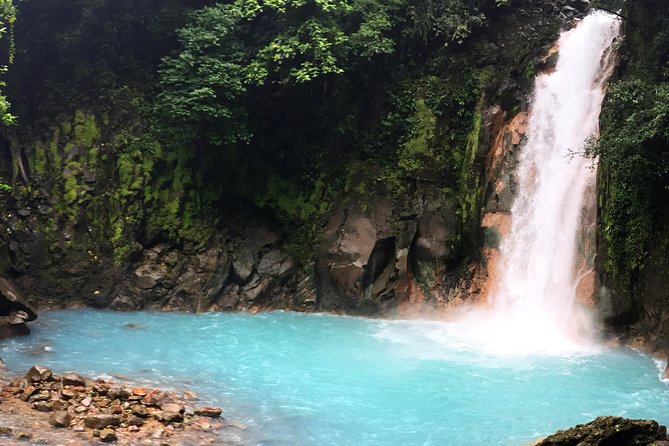 Rio Celeste Hike - Hiking the Rio Celeste Trail