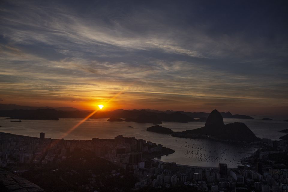 Rio De Janeiro: Private Sunrise Tour at Mirante Dona Marta - Detailed Description