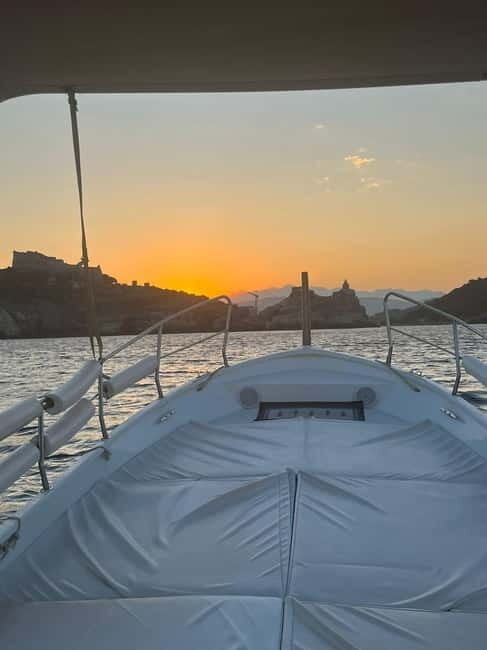 Riomaggiore: Cinque Terre Sunset Tour with Wine & Focaccia - An Intimate Look at the Experience