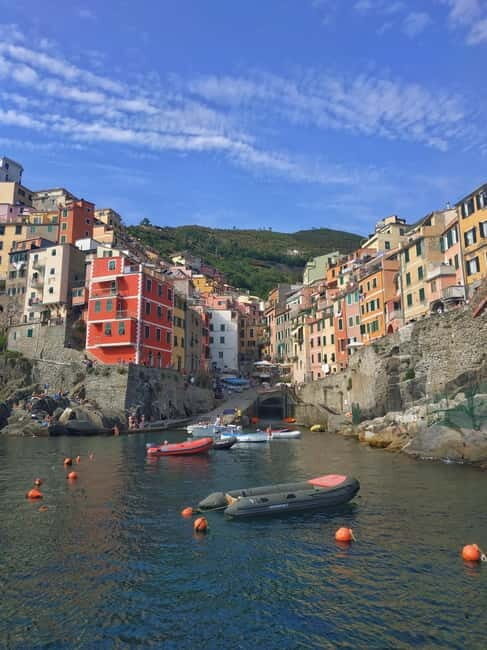 Riomaggiore: Cinque Terre Sunset Tour with Wine & Focaccia - Itinerary Breakdown