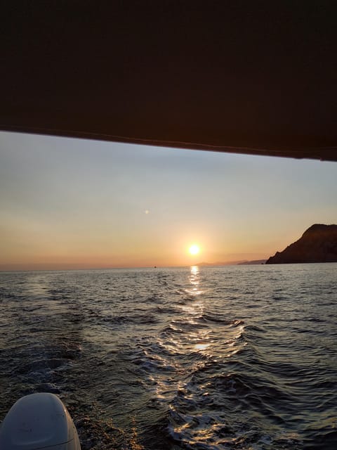Riomaggiore: Cinque Terre Sunset Tour with Wine & Focaccia - An In-Depth Look at the Experience