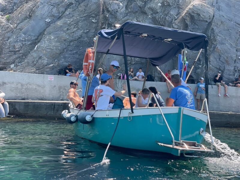 Riomaggiore: Guided Boat Tour around Cinque Terre - Key Points