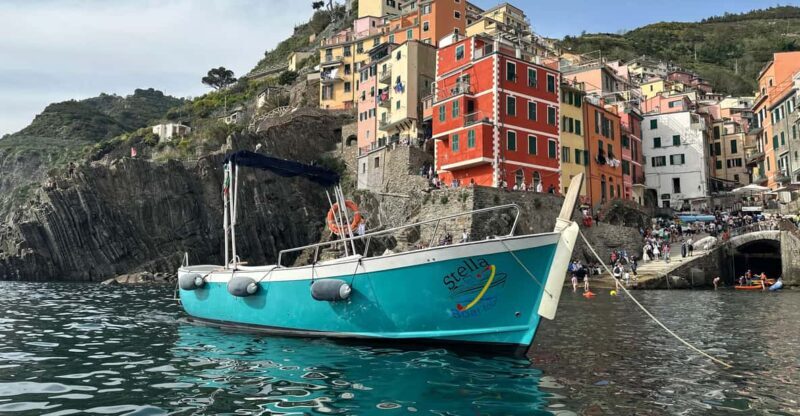 Riomaggiore: Guided Boat Tour around Cinque Terre - The Value of This Tour