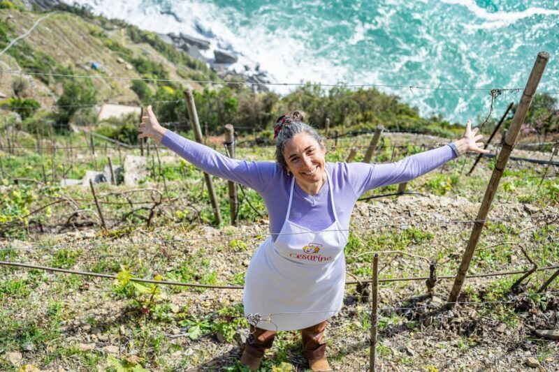 Riomaggiore: Pasta and Tiramisu Class at a Local's Home - Key Points