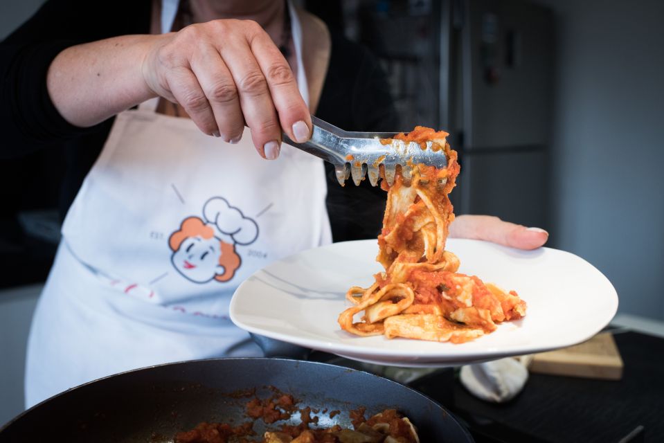 Riomaggiore: Pasta and Tiramisu Class at a Local's Home - Key Points