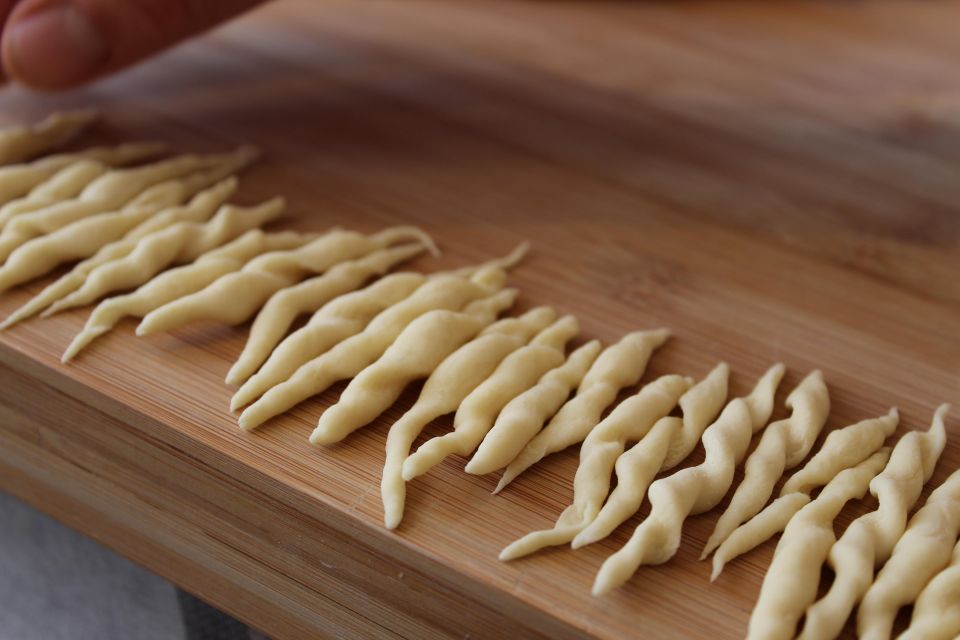 Riomaggiore: Pasta and Tiramisu Cooking Class - Meeting Point and Directions