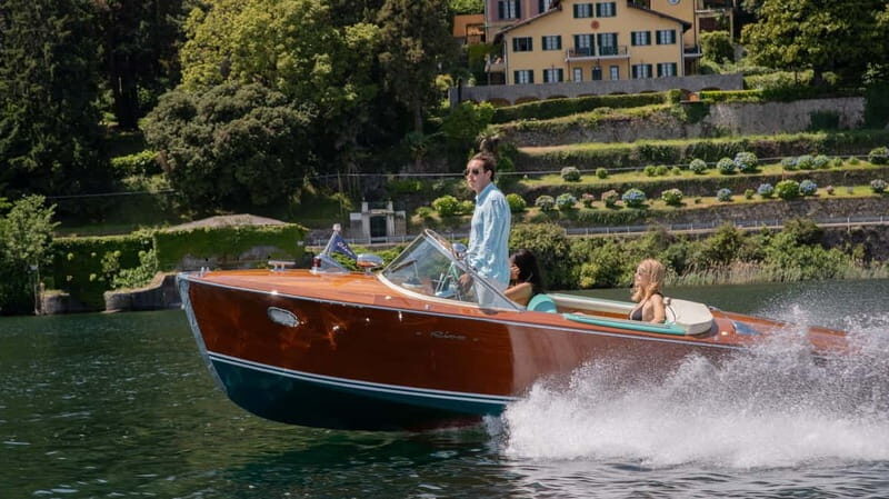 Riva boat One Hour tour Borromean Islands - Key Points