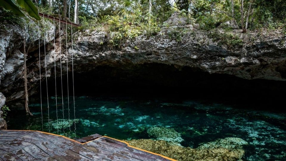 Riviera Maya: Tulum Ruins and 2 Cenotes Half-Day Tour - Tulum Archeological Zone