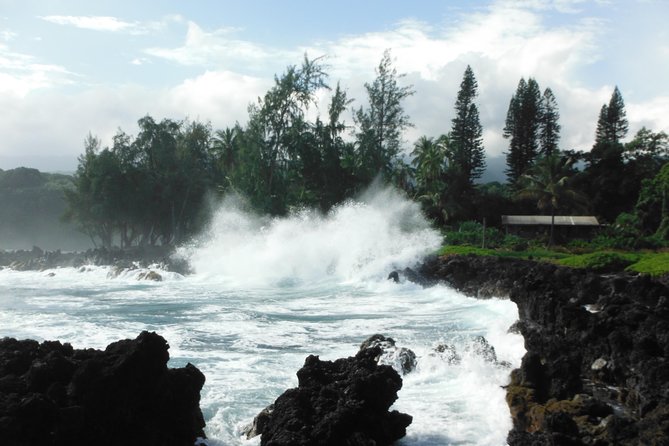Road to Hana Luxury Limo-Van Tour With Helicopter Flight - Tour Highlights