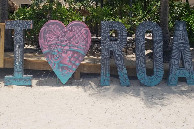 Roatan City Tour and Beach Break at West Bay - Enjoying West Bay Beach