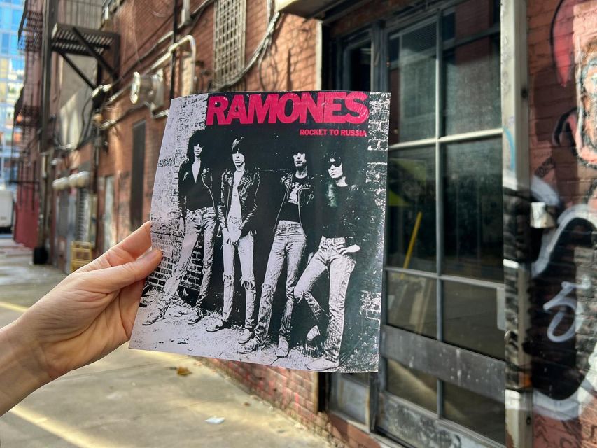 Rock and Roll History and Culture Walking Tour in New York - White Horse Tavern