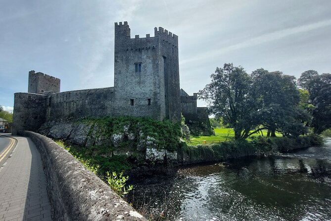 Rock of Cashel, Cahir & Blarney Castle Private Tour From Galway - Discovering Cahir Castle
