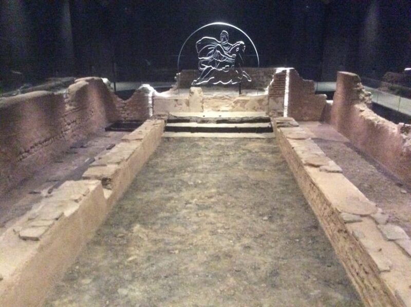Roman London Walking Tour - Visiting London Stone and Mithraeum