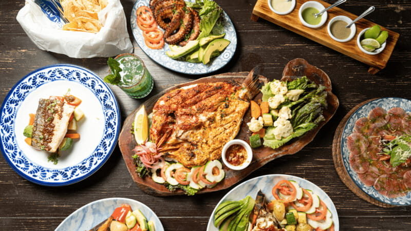 Romantic dinner in front of the sea - Key Points