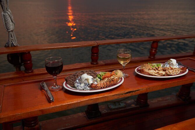 Romantic Dinner Touring the Nichupté Lagoon in Galeón - Who Will Love This Tour?